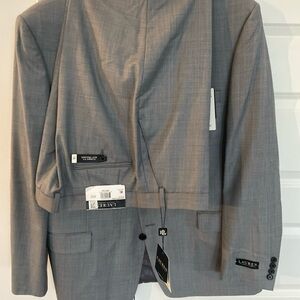 Ralph Lauren Elegant Gray Suit NWT reg $450.00 48L X 38W X 30L Pants